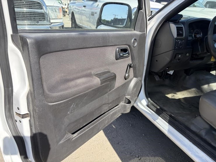 2011-chevrolet-colorado-image-10