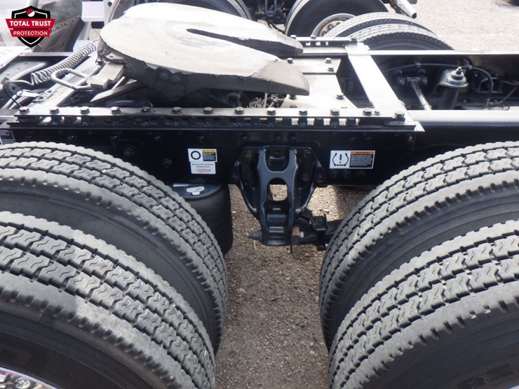 2020-kenworth-t680-image-14