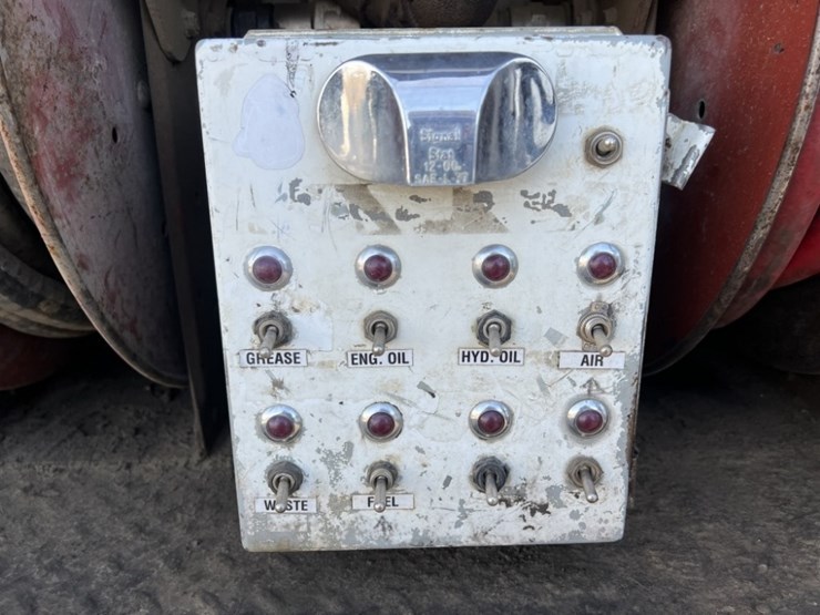 1990-international-4900-image-23