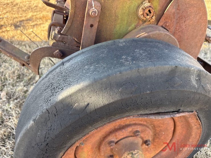 john-deere-7-image-9