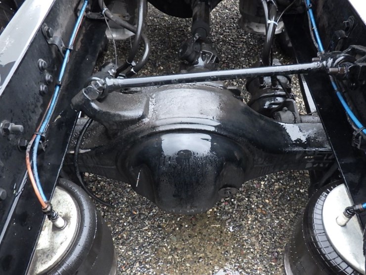 2020-freightliner-cascadia-126-image-20