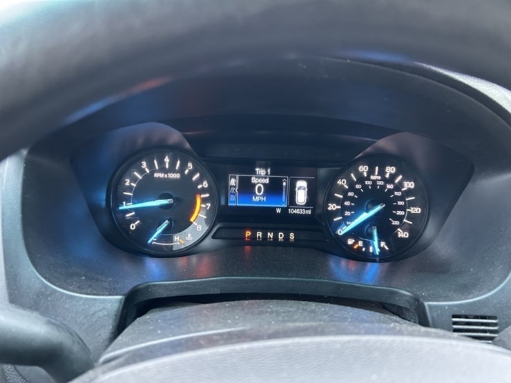 2016-ford-explorer-image-26