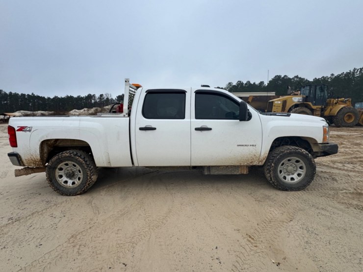 2012-chevrolet-silverado-3500hd-image-4