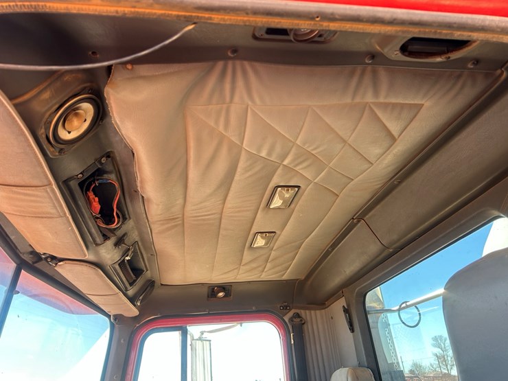 1996-international-9200-image-23