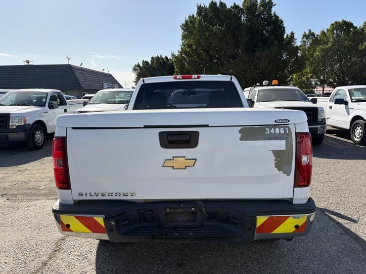 2011-chevrolet-1500-image-6