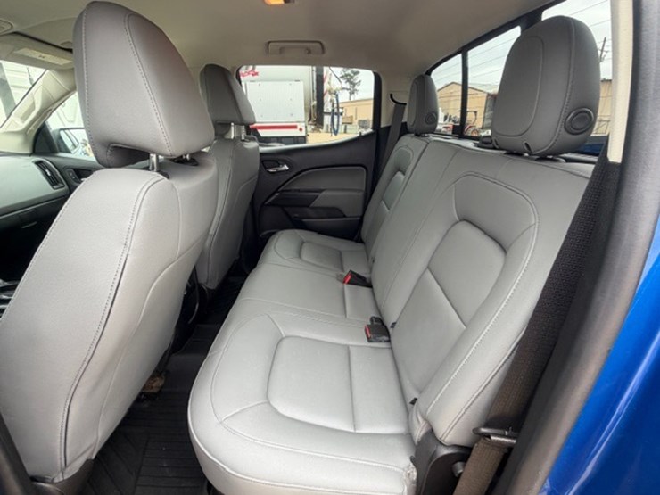 2019-chevrolet-colorado-image-24