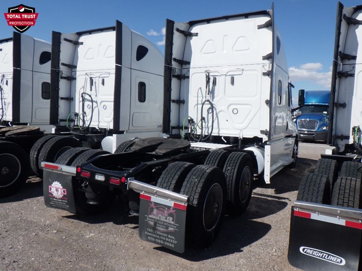 2024-freightliner-cascadia-126-image-9