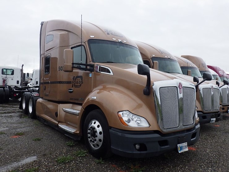 2022-kenworth-t680-image-3