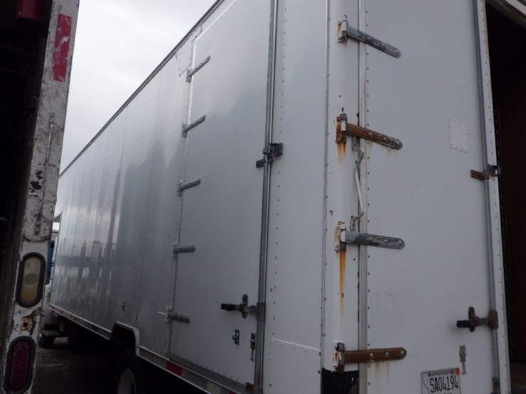 2006-hino-268-image-16