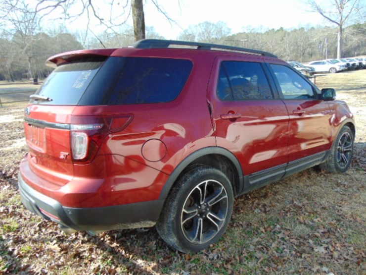 2015-ford-explorer-image-7