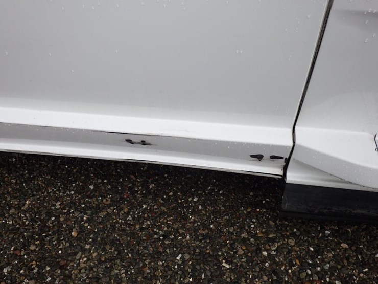 2020-freightliner-cascadia-126-image-9