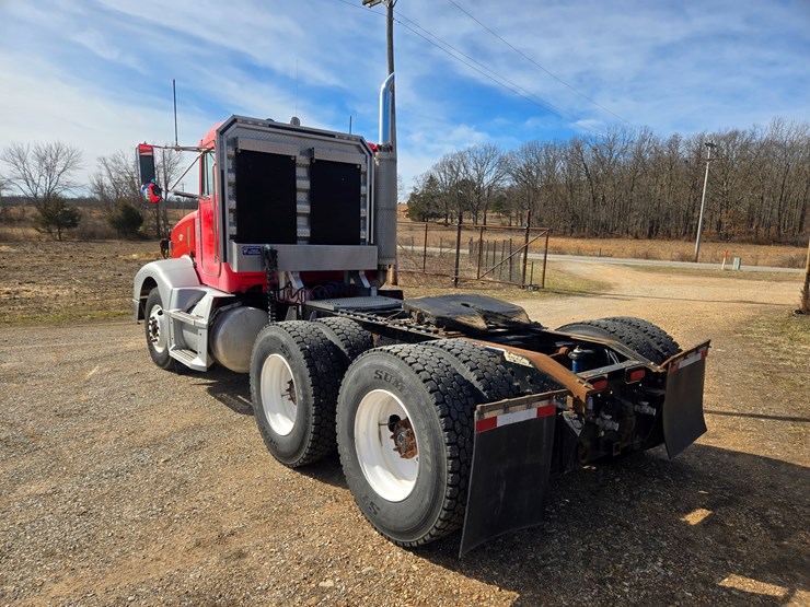1997-peterbilt-377-image-12