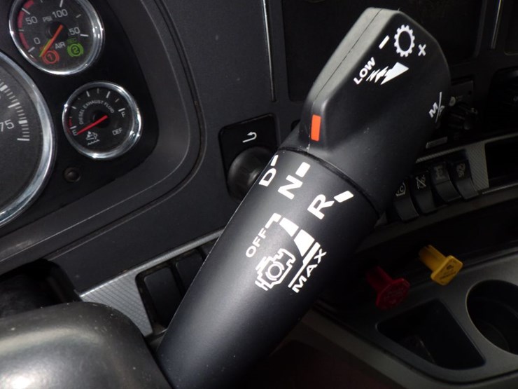 2022-kenworth-t680-image-19