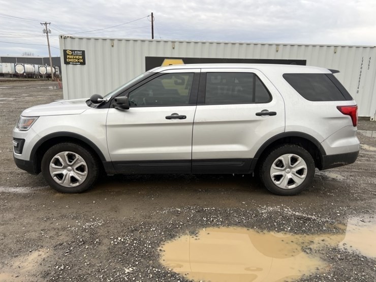 2017-ford-explorer-image-7