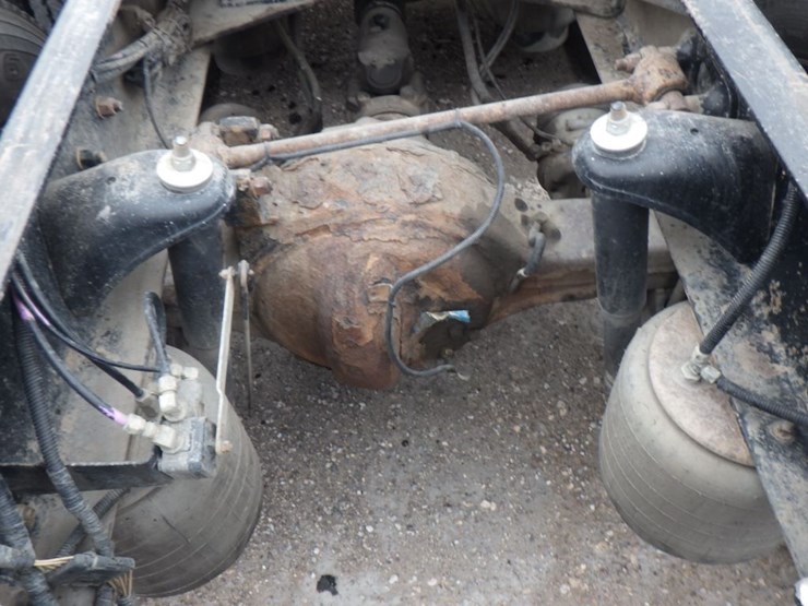 2016-kenworth-t680-image-13