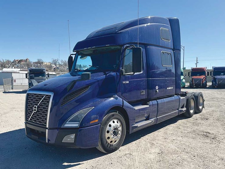 2022-volvo-vnl-860-image-2