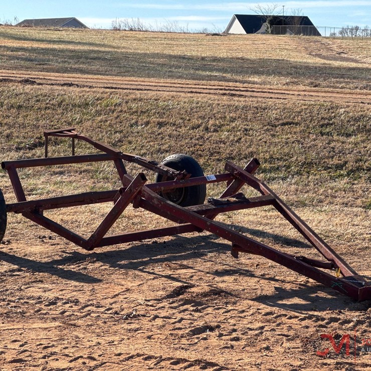 TOWABLE HAY BALE MOVER