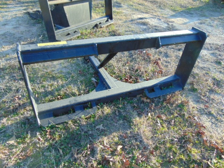 skid-steer-receiver-hitch-image-2