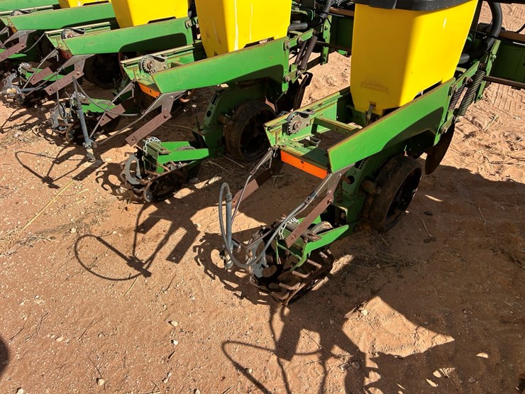 john-deere-1700-image-5