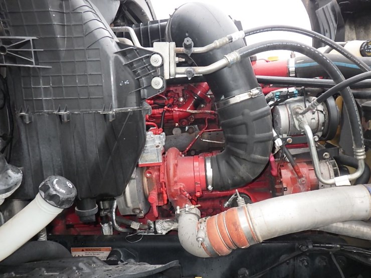 2020-freightliner-cascadia-126-image-32