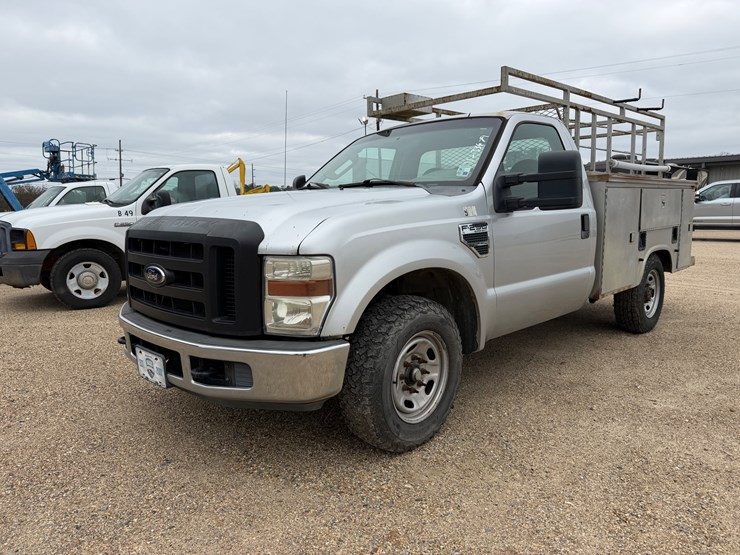 2010-ford-f250-image-1