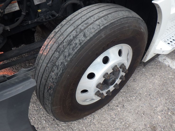 2021-freightliner-cascadia-126-image-28