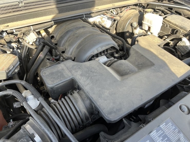 2015-chevrolet-tahoe-image-11