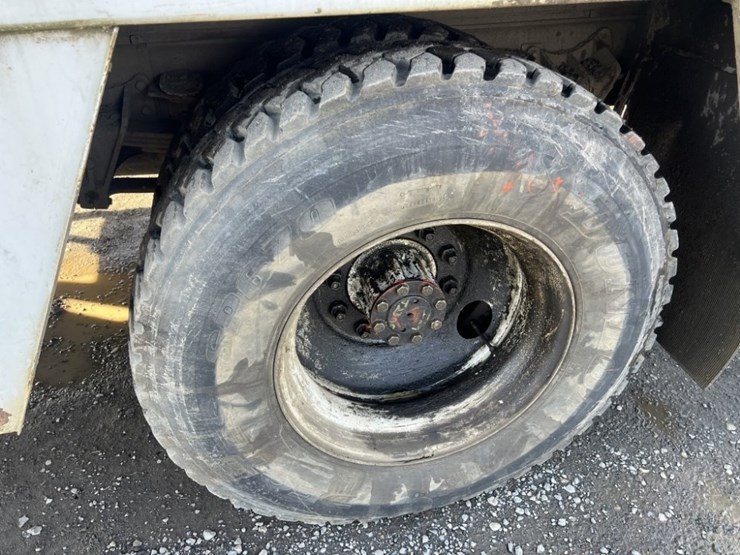 1990-international-4900-image-18