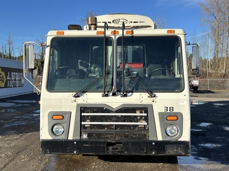 2013-mack-leu612-image-8