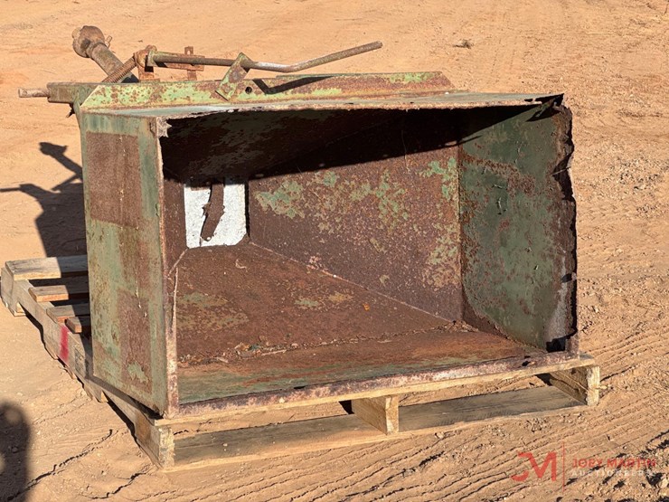 3ph-hopper-spreader-image-5