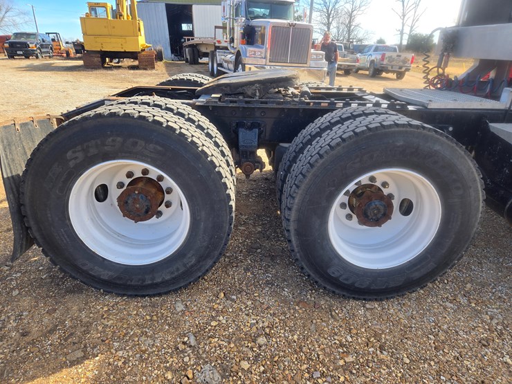 1997-peterbilt-377-image-78