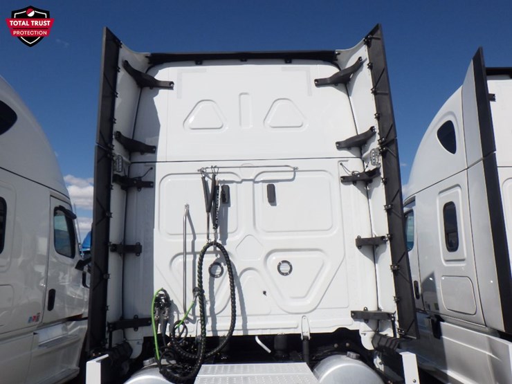 2024-freightliner-cascadia-126-image-12