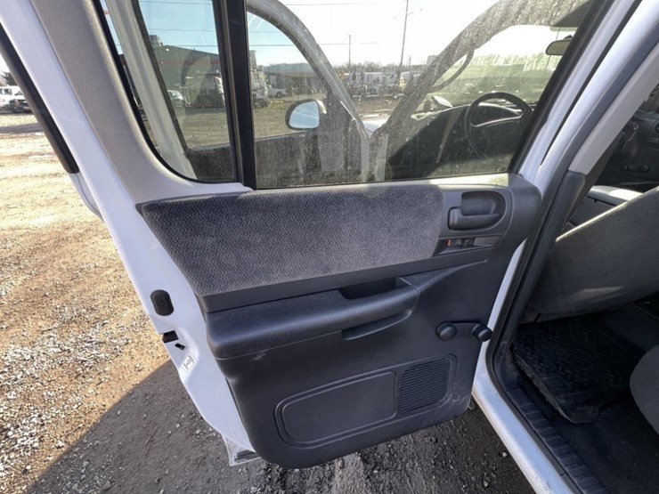 2004-dodge-dakota-sport-image-21