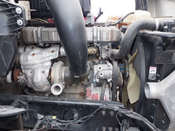 2019-freightliner-cascadia-126-image-35