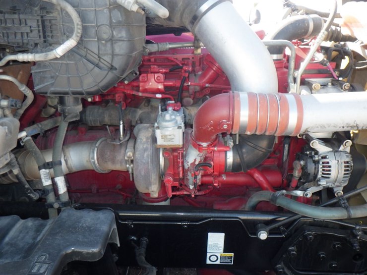 2020-kenworth-t680-image-26