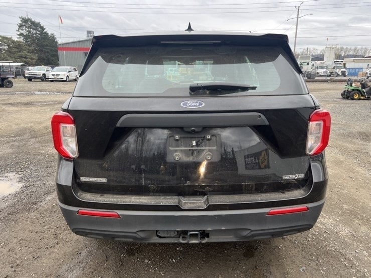 2021-ford-explorer-image-5