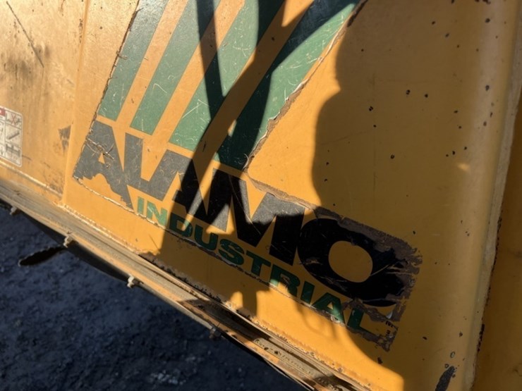 2015-john-deere-6125m-image-23