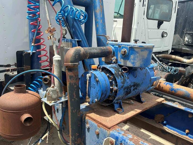 2001-peterbilt-378-image-8