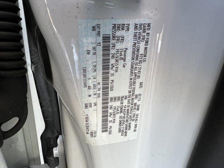 2014-ford-focus-sedan-image-10