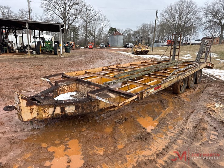 20'-tri-axle-tag-trailer-image-4