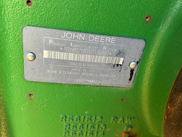 2019-john-deere-8370r-image-40