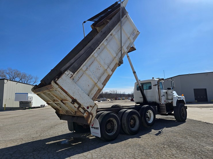 1998-mack-dm600-image-37