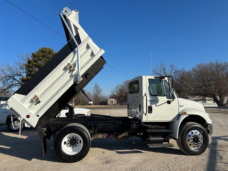 2013-international-durastar-4400-image-48