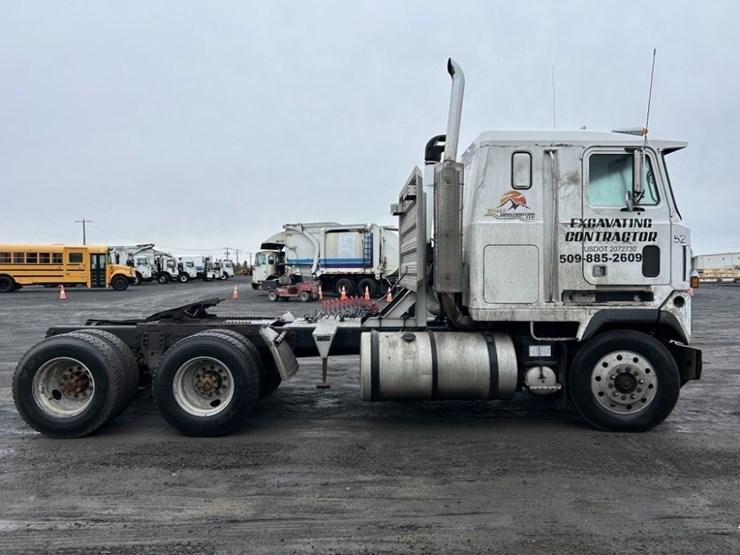 1985-mack-mh633-t/a-sleeper-truck-tractor-image-6