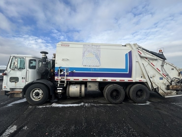 2010-autocar-xpeditor-image-2