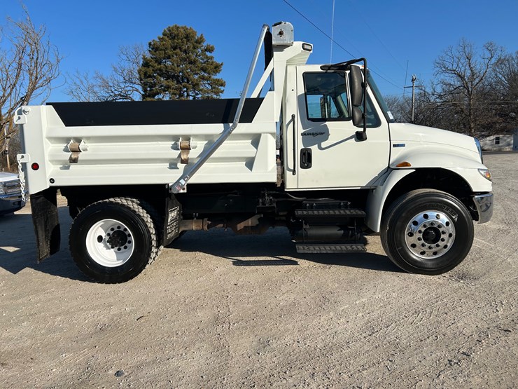 2013-international-durastar-4400-image-22