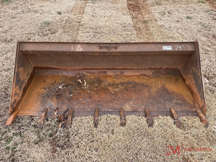 79"-tooth-bucket-skid-steer-attachment-image-5