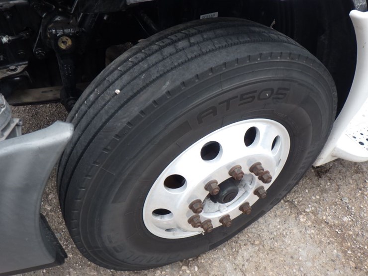 2015-freightliner-cascadia-113-evolution-image-21