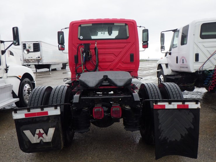 2013-international-durastar-4400-image-7