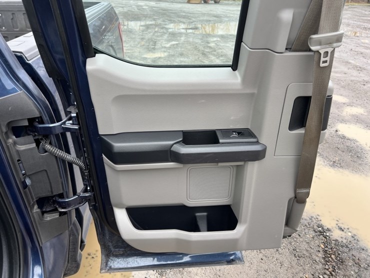 2016-ford-f150-xl-image-23